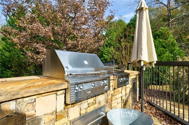 Foto del edificio - 521 Brendlynn Ct