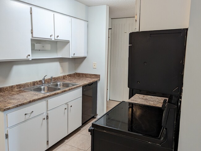 Foto del edificio - 7412 W 22nd St