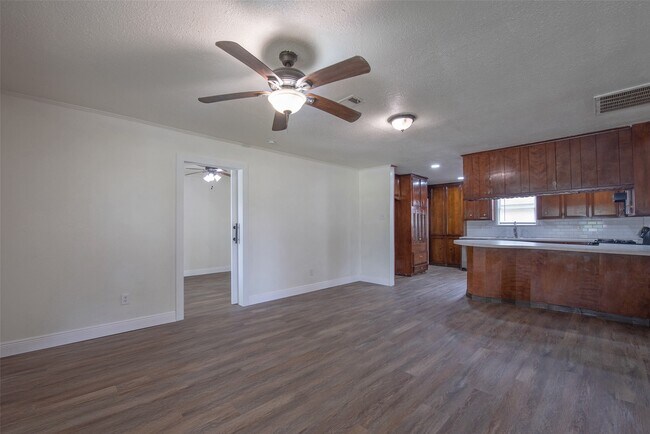 Building Photo - 5206 Avenue M
