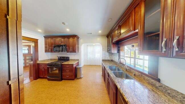 Foto del edificio - 3339 33rd St