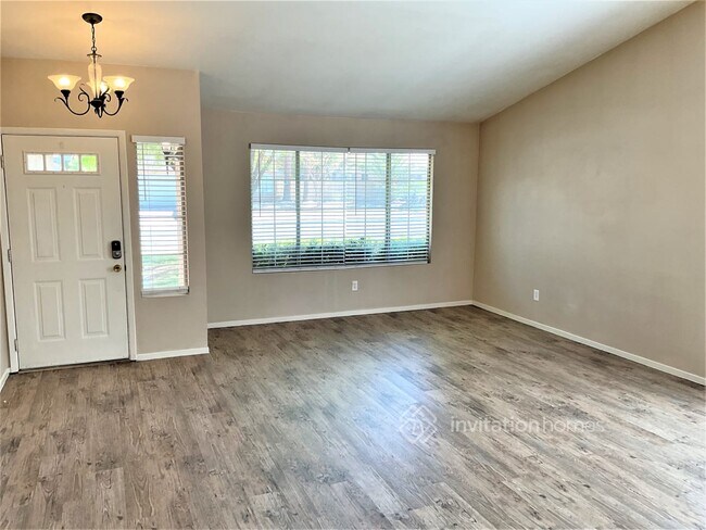 Foto del edificio - 1434 Heather Ridge Rd