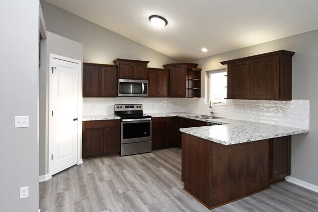 Foto del edificio - 7524 S 79th St