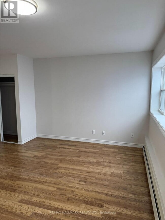 Building Photo - 2831 Kingston Rd