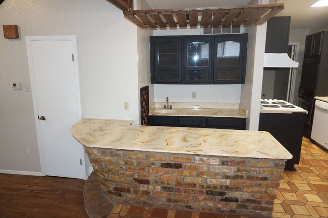 Foto del edificio - Spacious 2-Bed, 2-Bath Duplex!