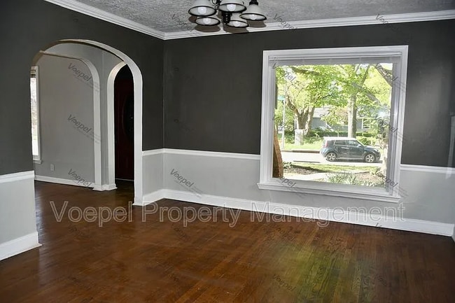 Building Photo - 1291 W Gregory Blvd
