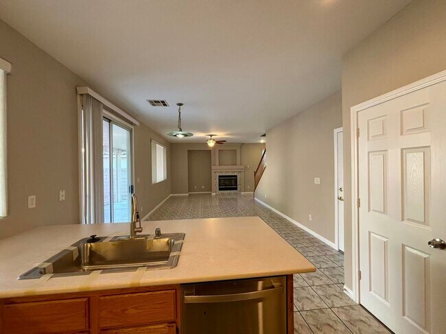 Foto del edificio - 8290 Golden Cypress Ave