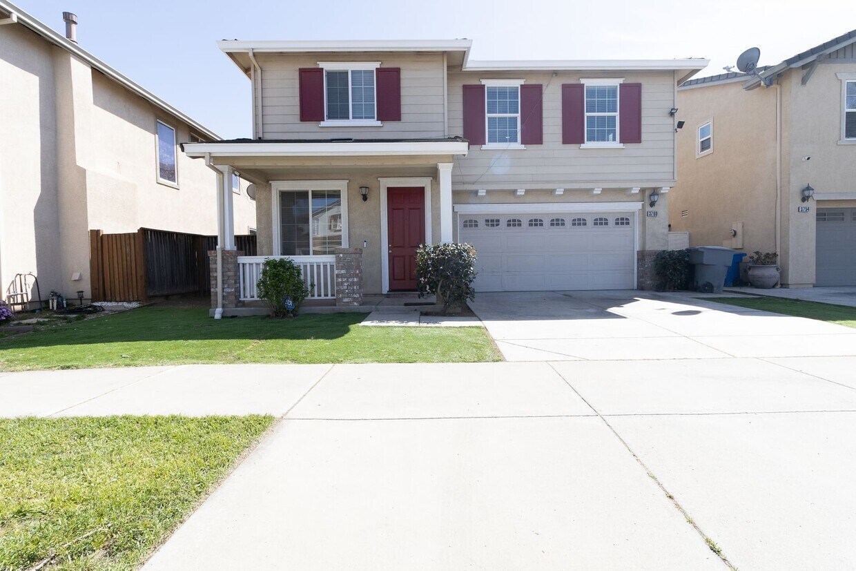 Foto principal - Move in Special $100 off first month rent!...