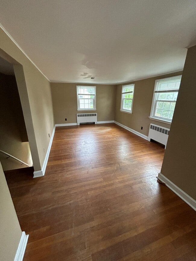 25 Lee St