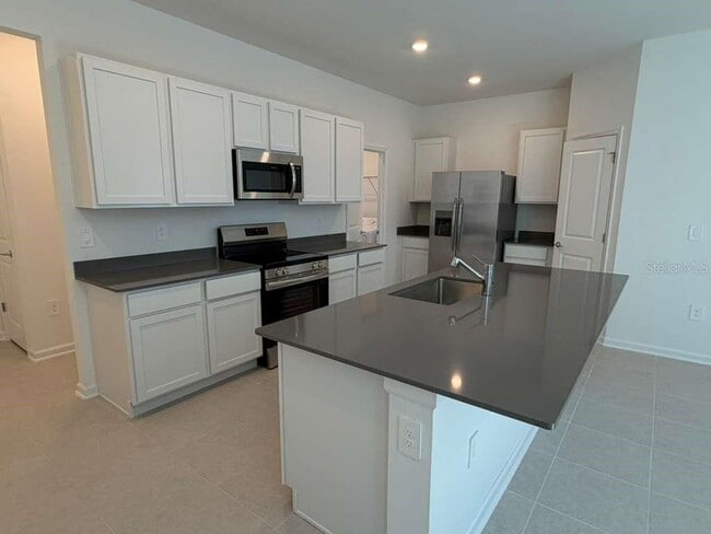 Building Photo - 7381 Ivy Tendril Ave