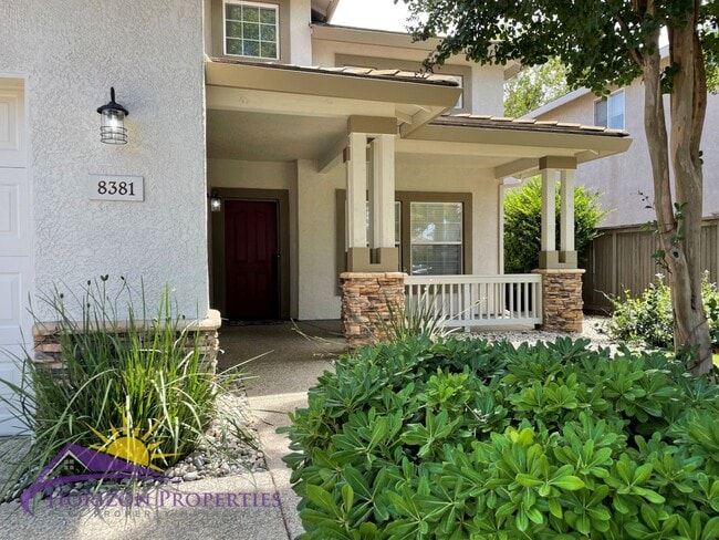 Foto del edificio - Spacious 5 Bed 3 Bath 2,136 Sq. Ft. Sheldo...