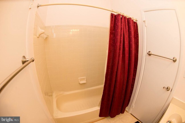 Foto del edificio - 15624 Emery Ct