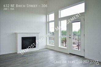 Building Photo - 632 NE Birch St