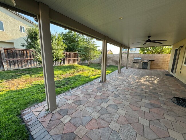 Foto del edificio - 2274 Purple Finch Ct