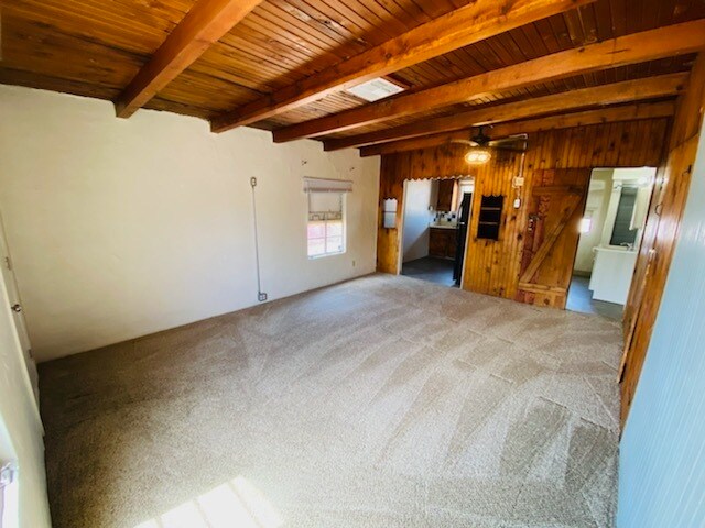 Building Photo - FOR RENT