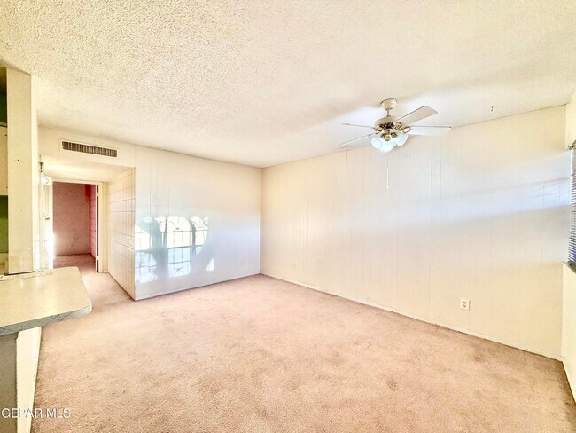 Foto del edificio - 6400 Edgemere Blvd