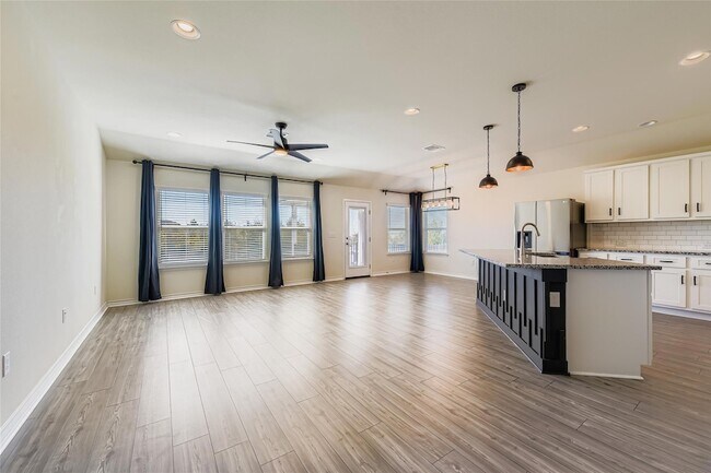 Foto del edificio - 17205 Adoro Dr