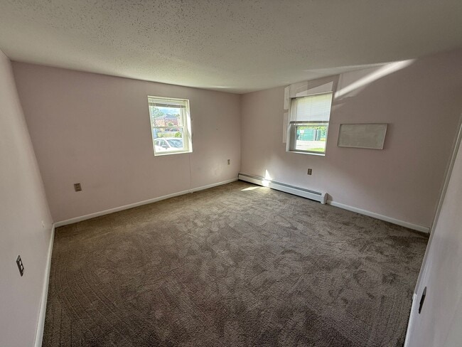 Bedroom 1 - 11 Cross St