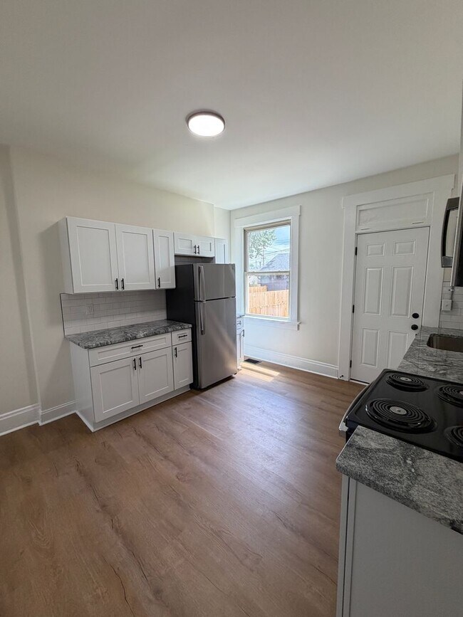 Foto del edificio - 2 Bed / 2 Bath with Private Garage & Fenced Yard