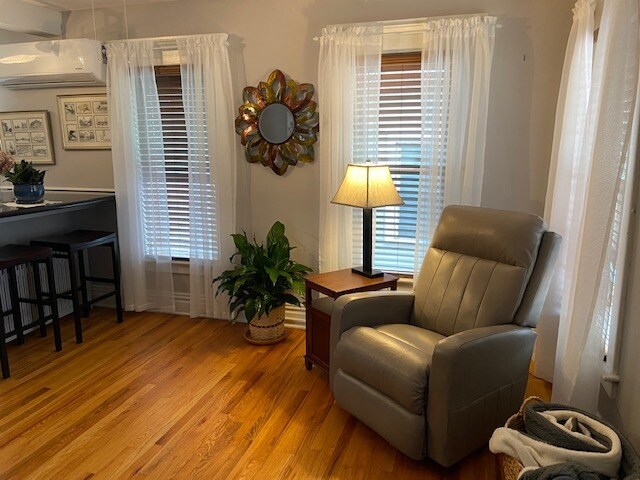 Dining/ Reading - 122 W 26th St