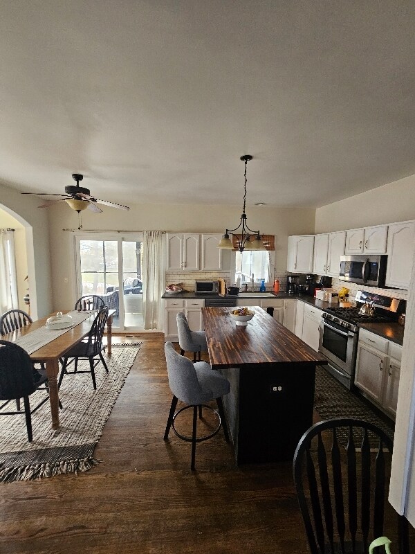 Foto del edificio - 492 Spring Ridge Dr