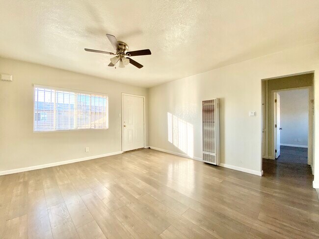 Foto del edificio - 1552 E 32nd St