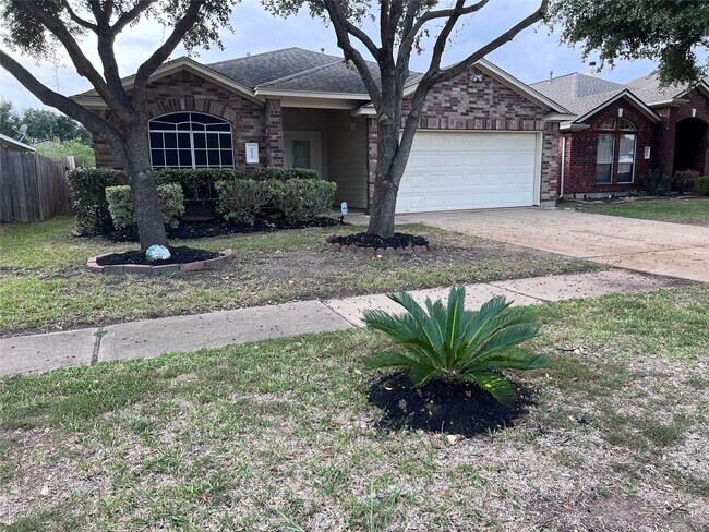 Foto del edificio - 5911 Llano Creek Dr