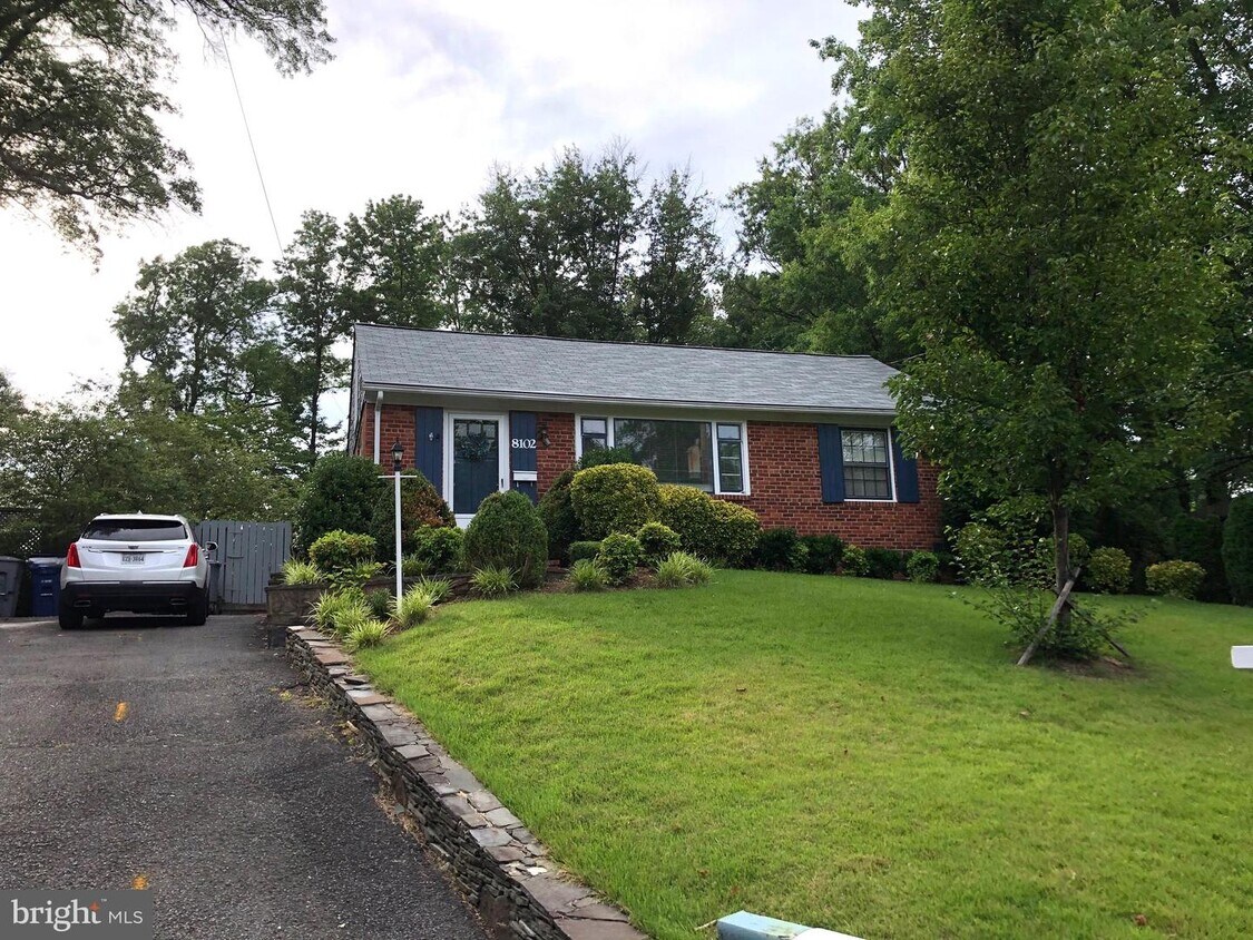 Primary Photo - 8102 Wingfield Pl