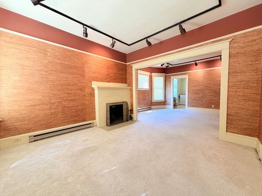 Building Photo - Charming & Historic Queen Anne Home - 1 Bedroom with Tons of Bonus Space!