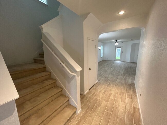 Building Photo - ** Application Received** AVAILABLE NOW! L...