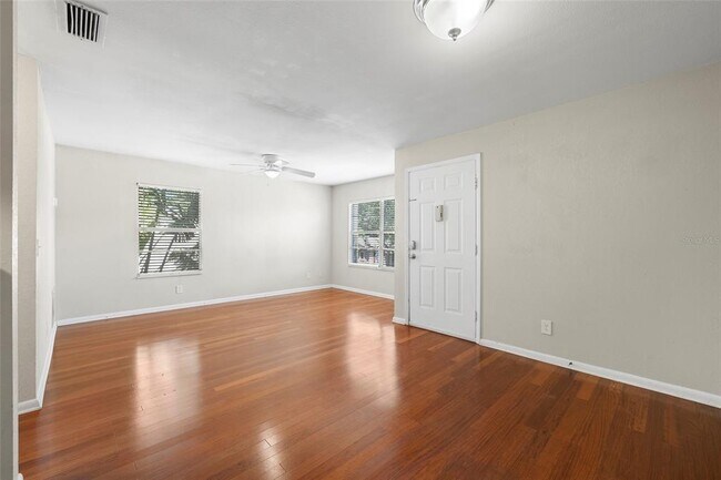 Foto del edificio - 5440 S MacDill Ave