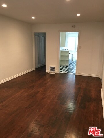 Primary Photo - 1254 N Orange Grove Ave