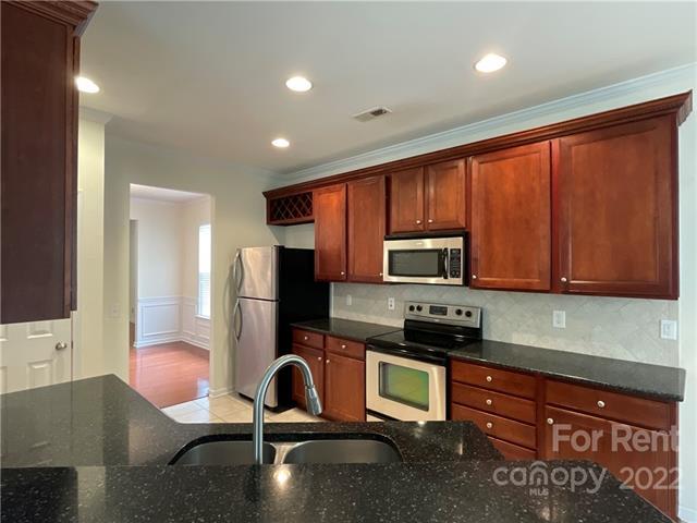 Building Photo - 9540 Brighthaven Ln