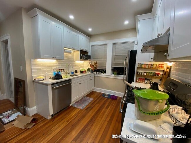 Building Photo - 3961 Washington St