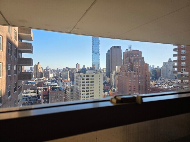 Foto del edificio - 80 N Moore St