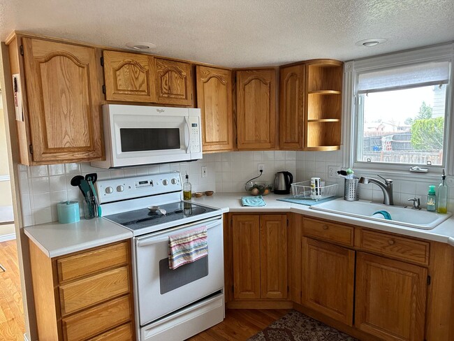 Building Photo - 802 Colony Ct