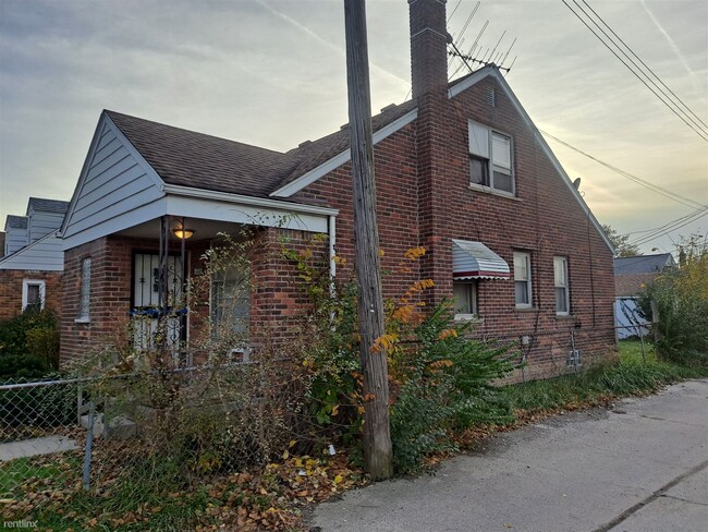 Building Photo - 3 br, 1.5 bath House - 16889 Saint Marys St