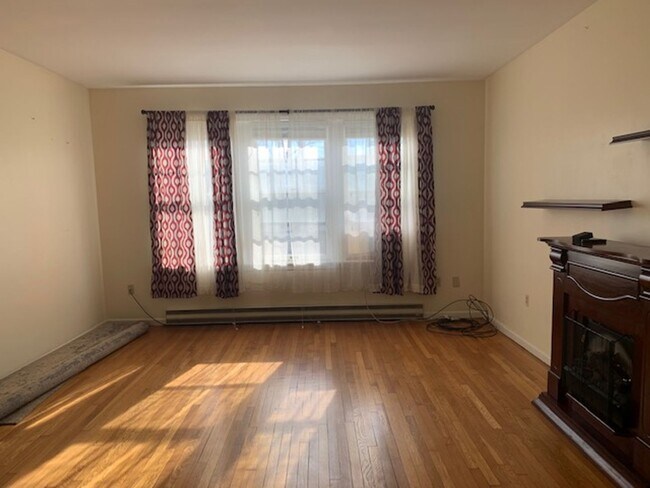 Building Photo - 207 Diamond Blvd