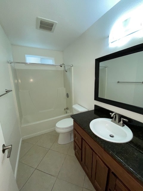 Building Photo - 3116 Lake Dr