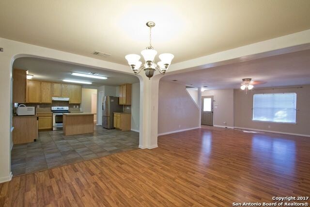 Building Photo - 935 W Magnolia Bnd