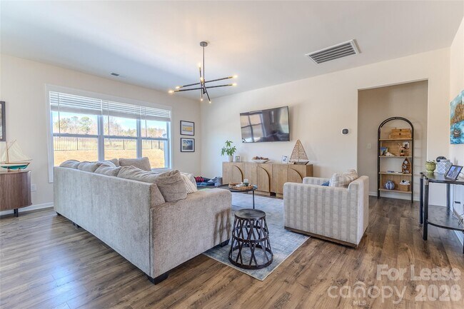 Foto del edificio - 4471 Dover Ct