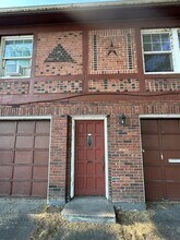 Building Photo - 513 Crater Lake Pkwy