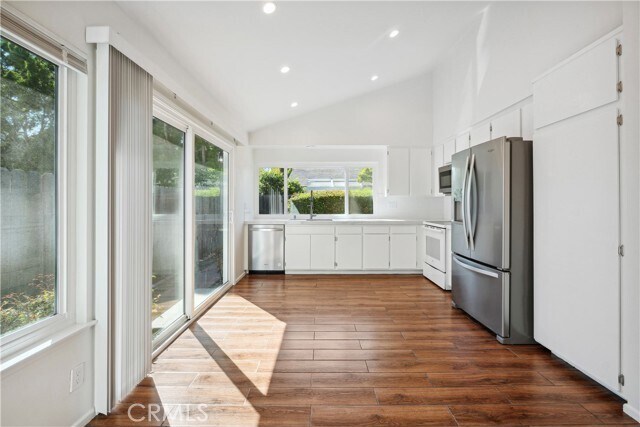 Foto del edificio - 17611 Webster Ave