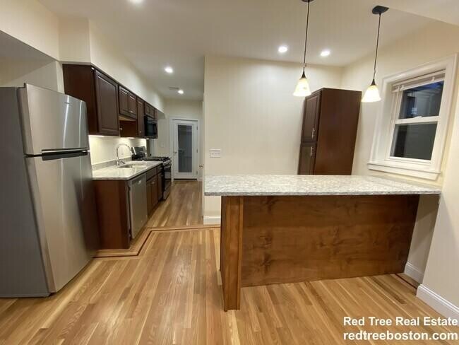 Photo - 4.0 bedroom in Somerville Massachusetts 02143 Apartment