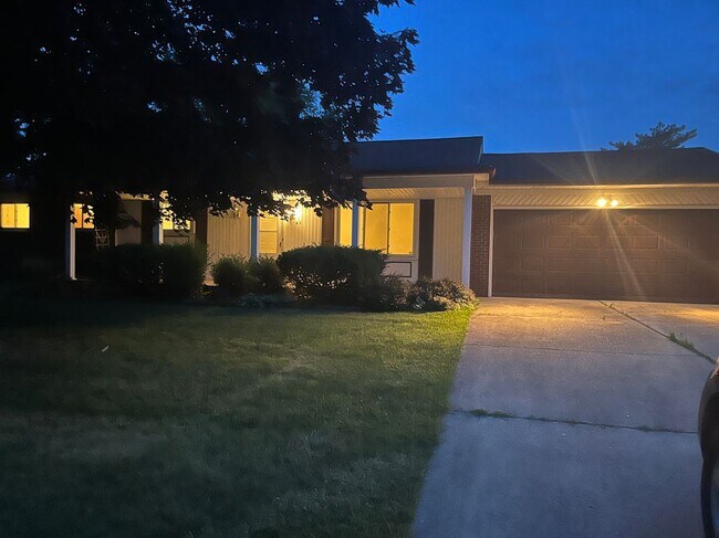 Foto del edificio - 87 Carter Ave
