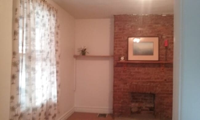 Living Room - 70 Glenbury St