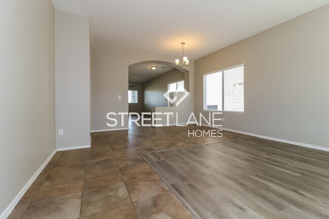 Foto del edificio - REDUCED-Now offering first full month FREE!
