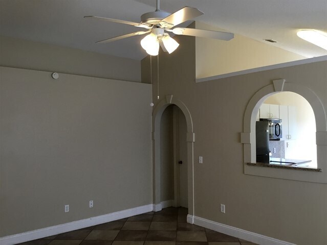 Foto del edificio - 10122 Richardson Ct