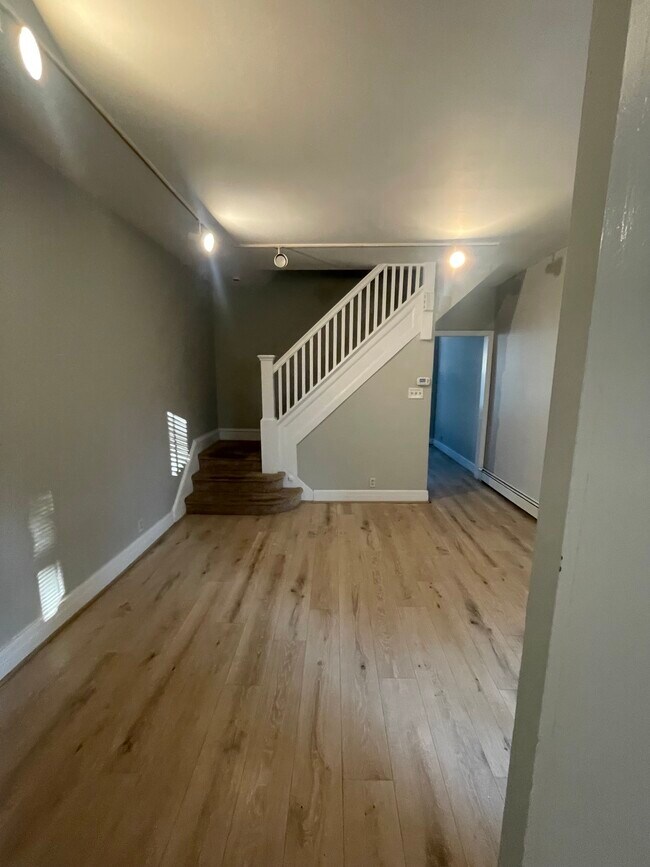 Common Area 2 - 412 Market St