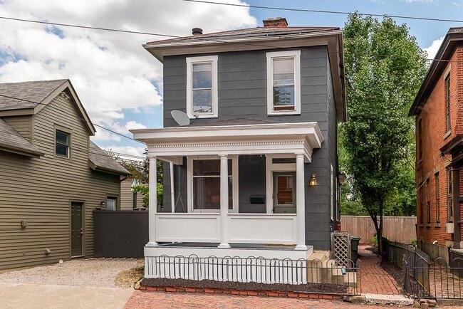 Building Photo - 610 S 5th St