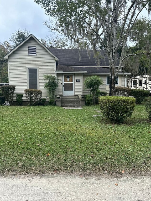 Primary Photo - 3 Bedroom Single Family Home in Waldo FL